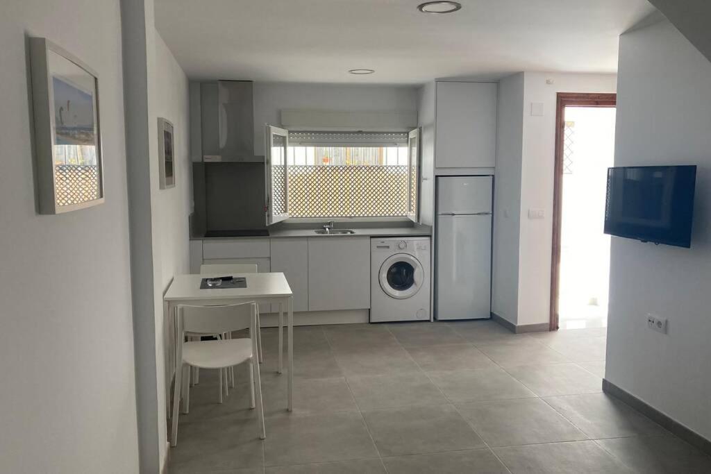 Loft independiente a 150 mtrs de la playa+wifi Tarifa Buitenkant foto