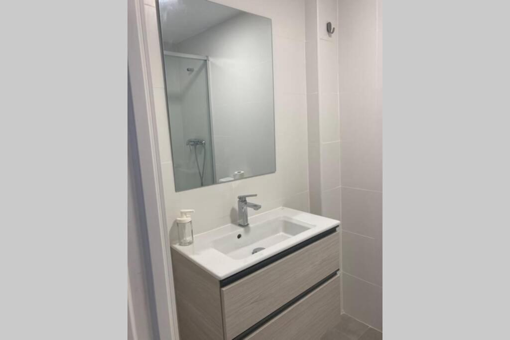 Loft independiente a 150 mtrs de la playa+wifi Tarifa Buitenkant foto